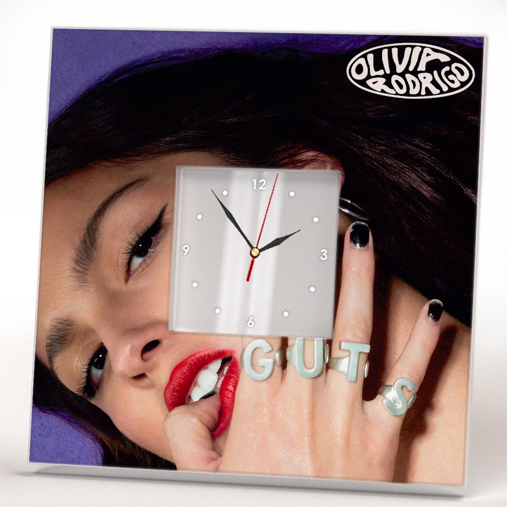Часы Певица Olivia Rodrigo 260x260 мм (C04631)