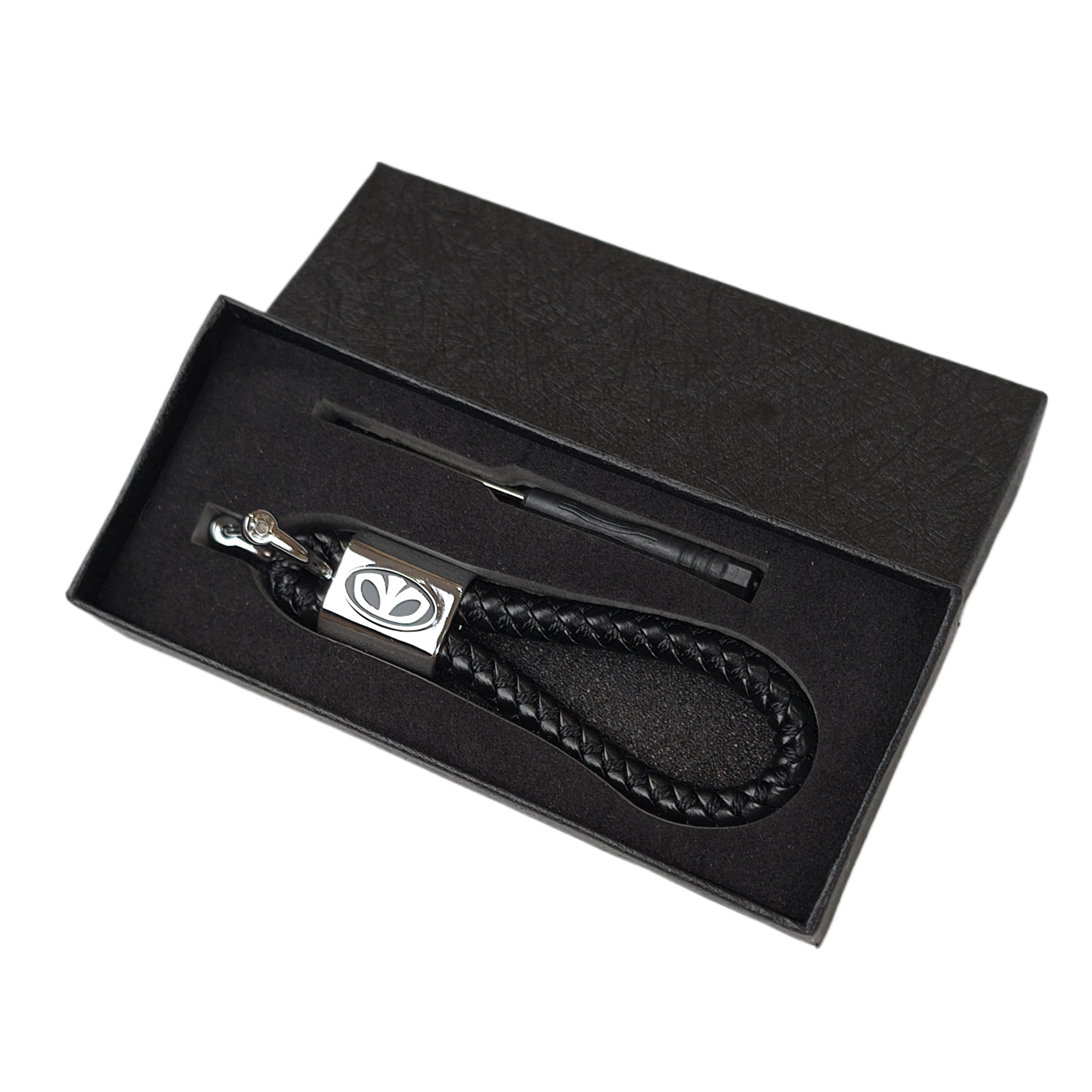 Автобрелок для ключей Daewoo из плетеной экокожи в подарочной коробке (29196)