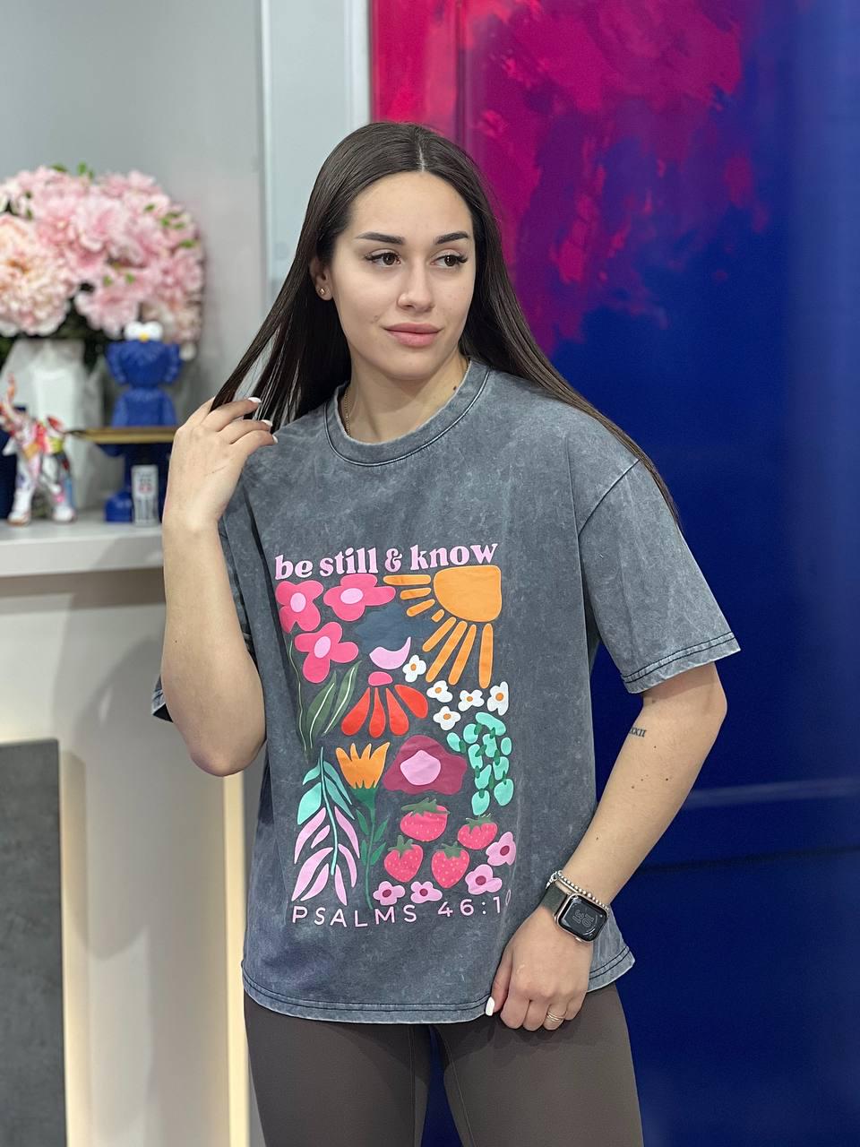 Футболка женская с ярким цветочным принтом OS Черный (#25065-02)