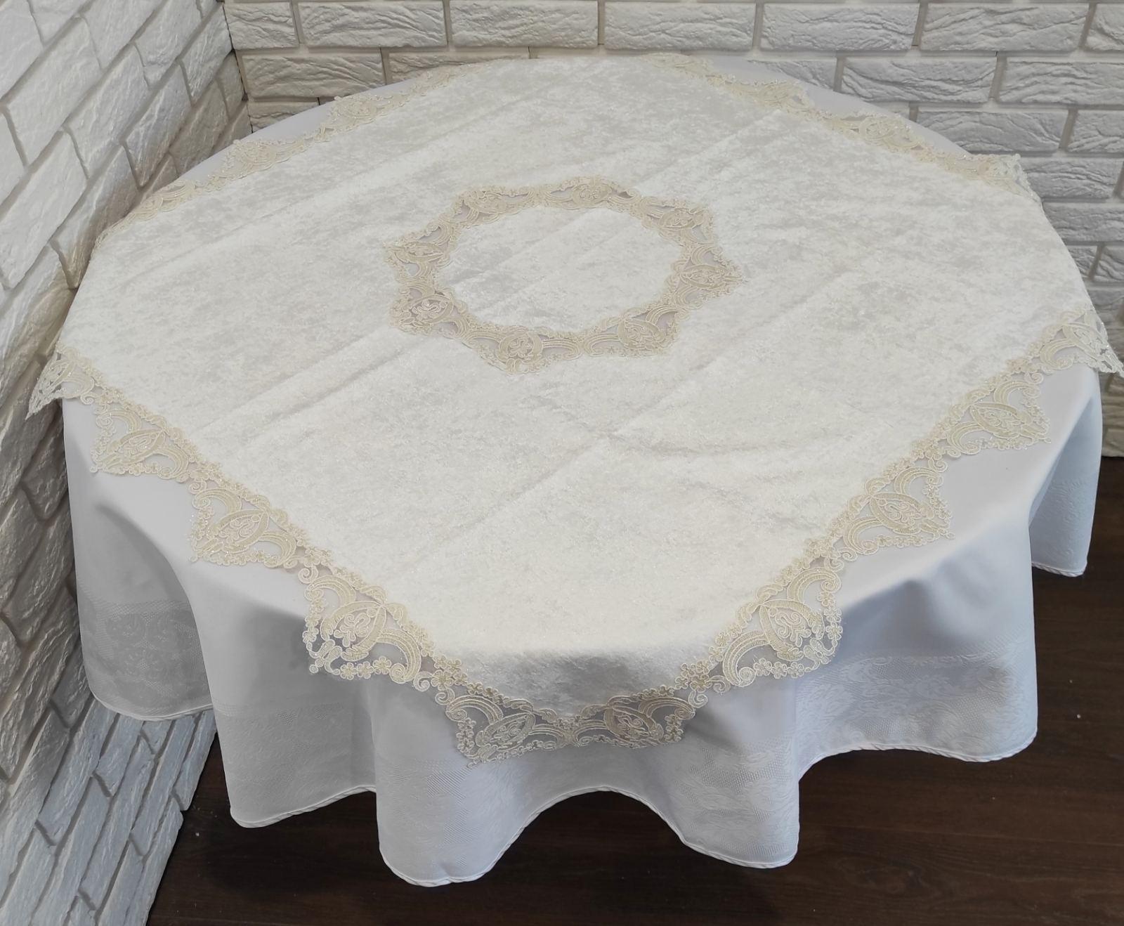 Скатерть квадратная велюровая Acme с кружевом 100x100 Odin Krem (CN7592)