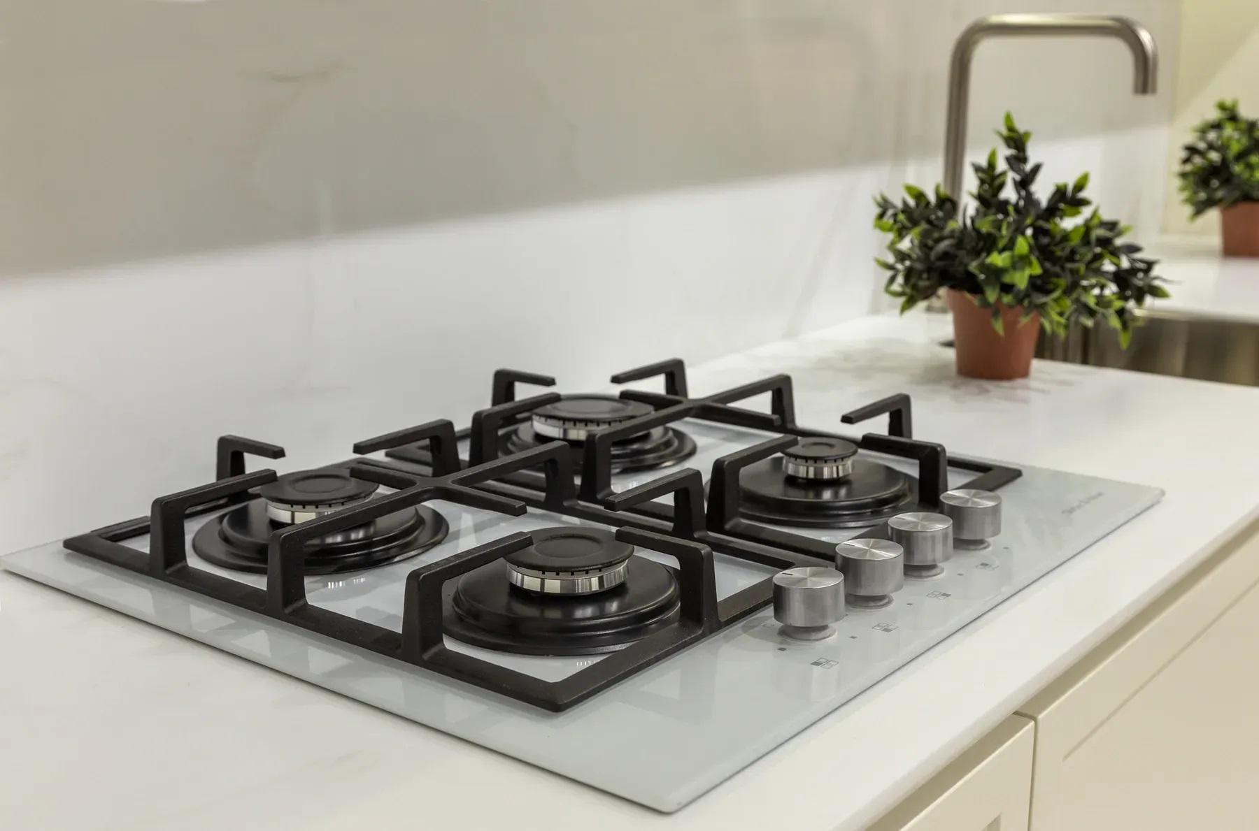 Газовая поверхность из закаленного стекла Gunter&Hauer GL 64 W надежная - фото 3 Газовая поверхность из закаленного стекла Gunter&Hauer GL 64 W надежная - фото 3