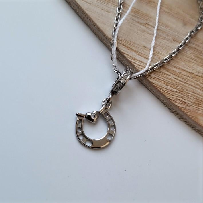 Подвеска из серебра Подкова с сердцем покрыто родием 925 проба 0,79 г (АРТ,1249)