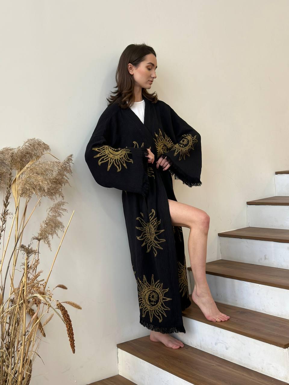 Халат-кимоно женский one size Черный с солнцем - фото 3 Халат-кимоно женский one size Черный с солнцем - фото 3