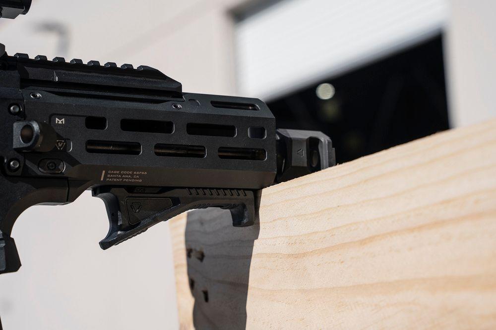 Рукоятка передняя Strike Industries Cobra LINK M-LOK/KeyMod FDE (SI-AR-CMS-CFG-FDE) - фото 5