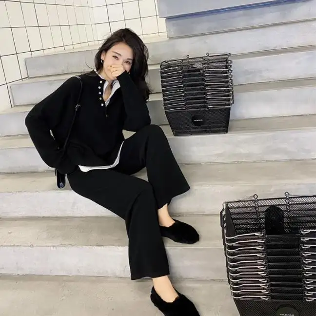 Костюм женский трикотажный оверсайз свитер и штаны р. 48 Черный (MH00011-2) - фото 4 Костюм женский трикотажный оверсайз свитер и штаны р. 48 Черный (MH00011-2) - фото 4