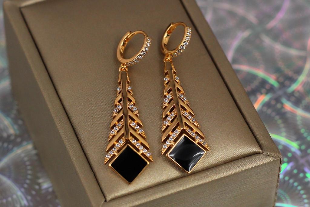 Серьги Xuping Jewelry перо с черным квадратом 4.5 см Золотистый.