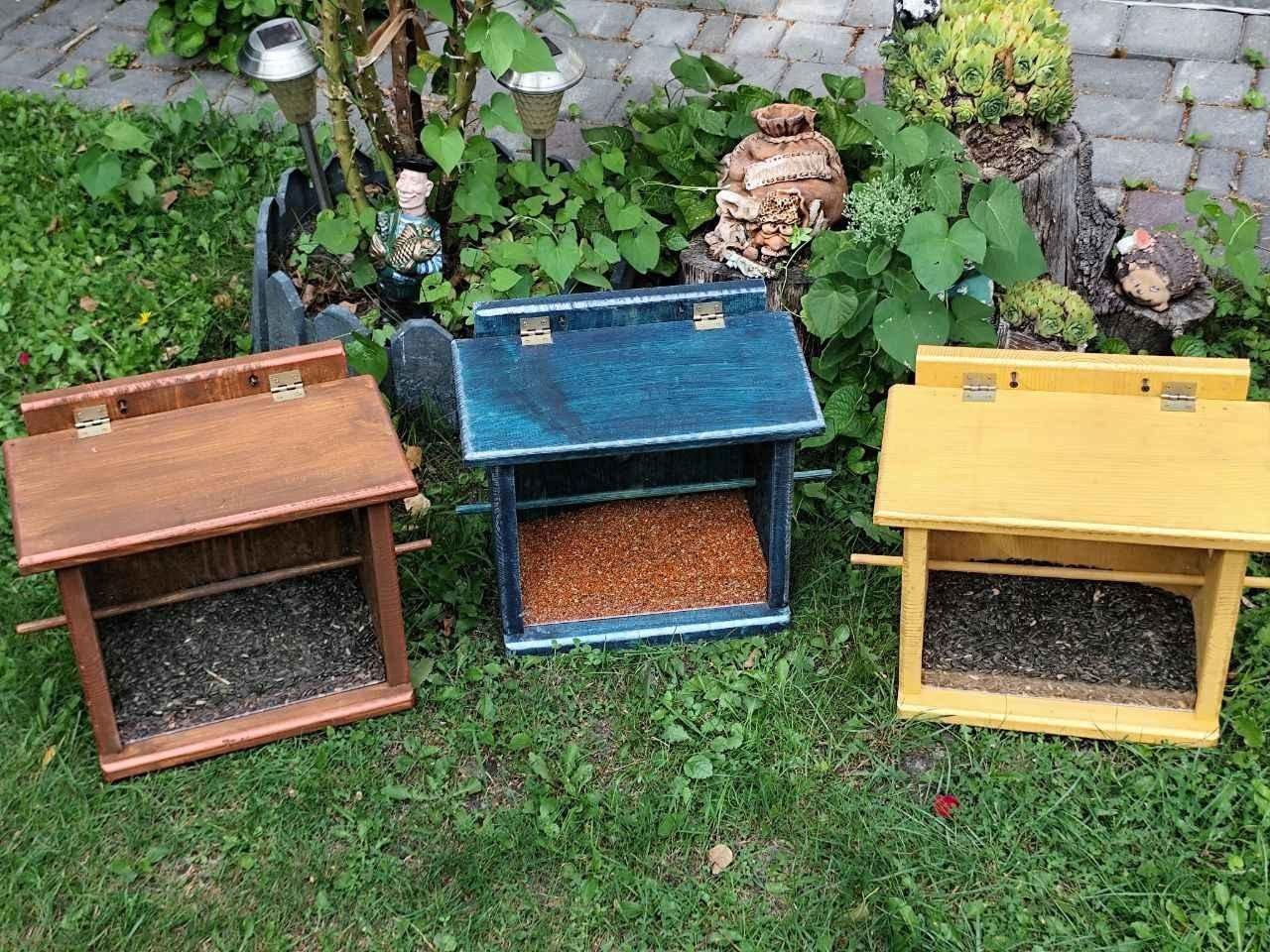 Годівниця для птахів Заплутанка бункерного типу із соснової деревини 30х30х17 см Синій - фото 10