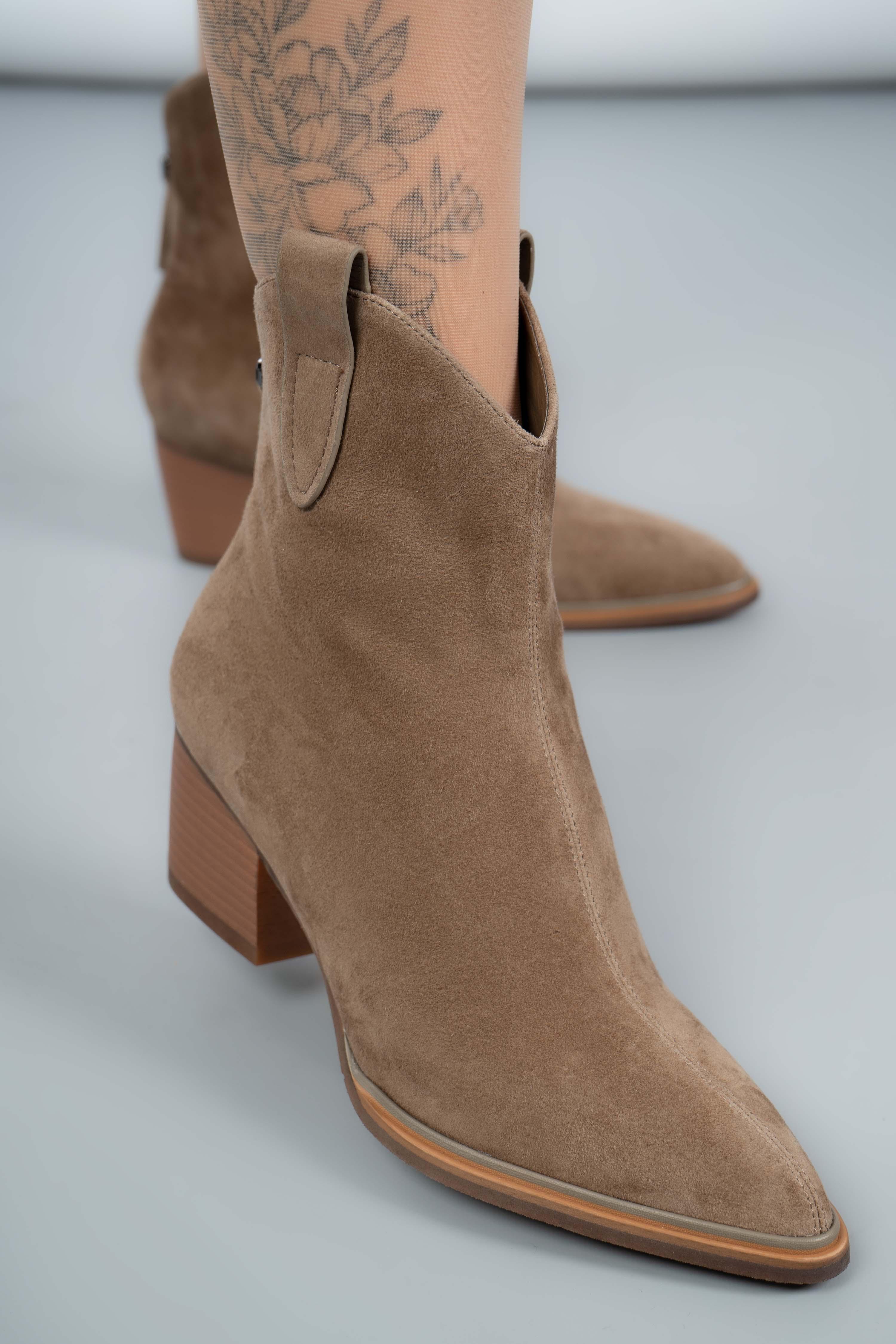 Ботинки женские Where Uweare A2M1152-56-2 натуральная замша р. 37 Бежевый (346711_37)