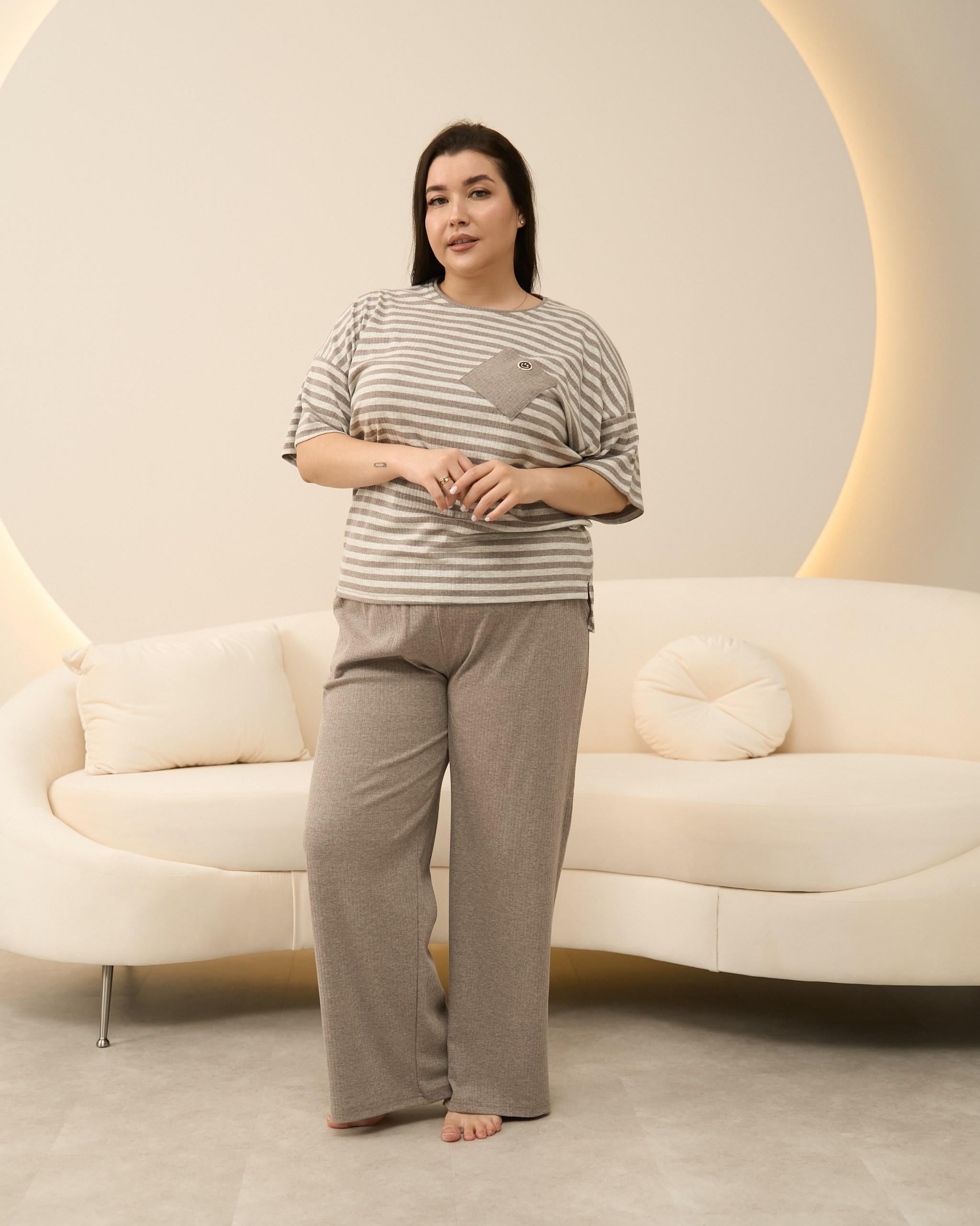 Комплект женский штаны и футболка батал в рубчик 47606 3XL Светло-коричневый