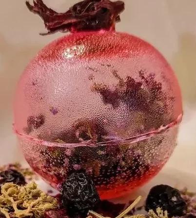 Чайная бомбочка Королевская Вишня ручная работа в подарочной упаковке (28458058) Чайная бомбочка Королевская Вишня ручная работа в подарочной упаковке (28458058)