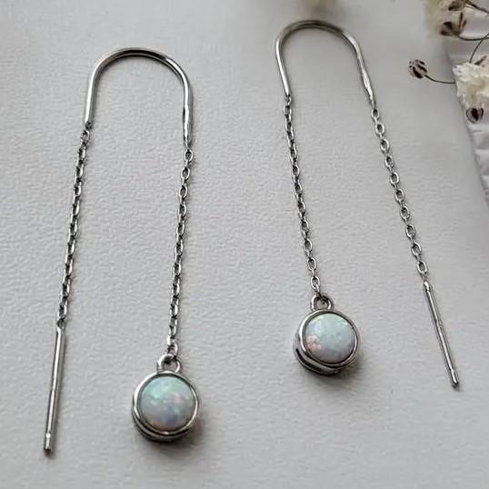 Серьги-протяжки с белым опалом из серебра (с2опб/4026) Серьги-протяжки с белым опалом из серебра (с2опб/4026)