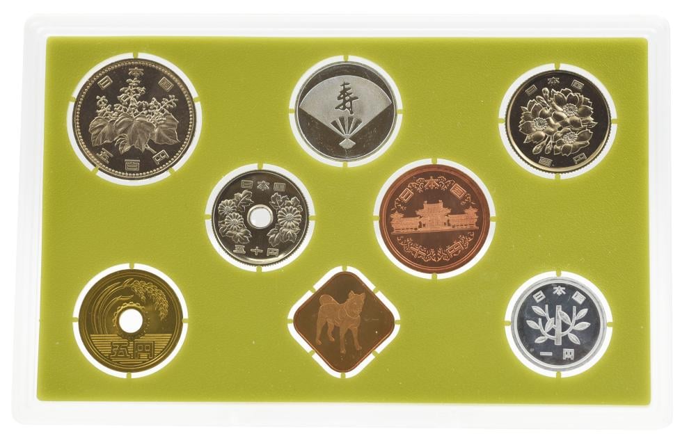 Коллекционная монета Япония набор из 8 монет 1994 UNC Год Собаки 1 5 10 50 100 500 иен медаль серебряная медаль (М21319)