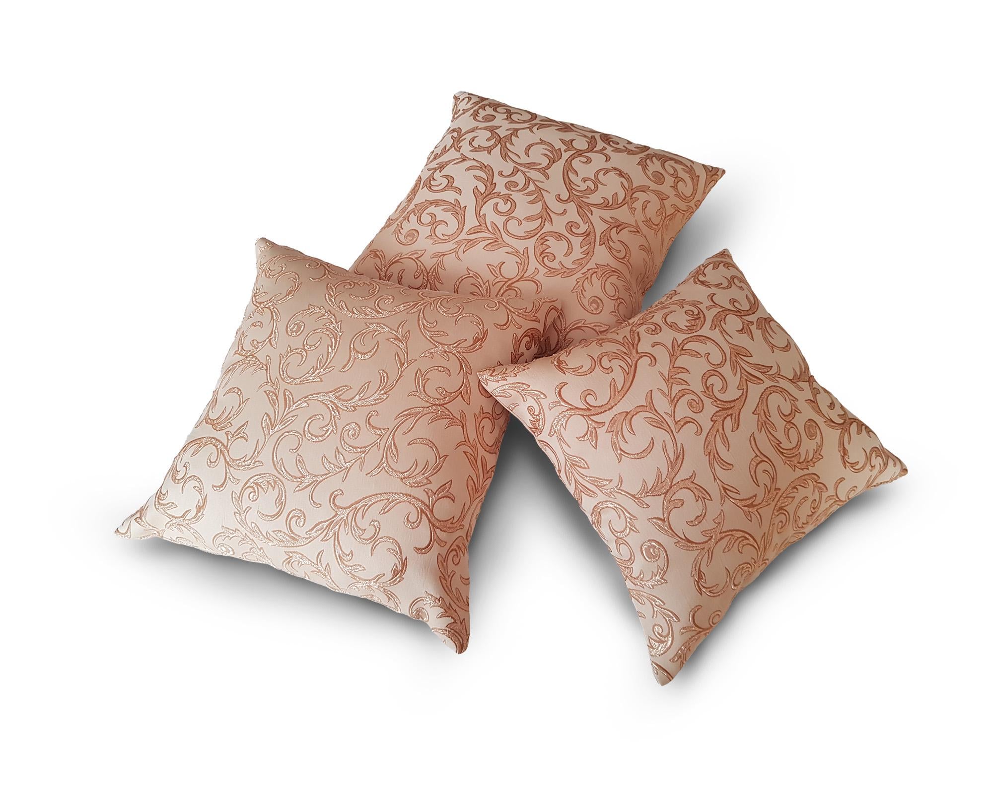 Комплект декоративных подушек Firanka Вензель 37х37 см 1 шт. 34х34 1 шт. 33х30 см 1 шт. Бежевый с золотистым (п_0118) Комплект декоративных подушек Firanka Вензель 37х37 см 1 шт. 34х34 1 шт. 33х30 см 1 шт. Бежевый с золотистым (п_0118)