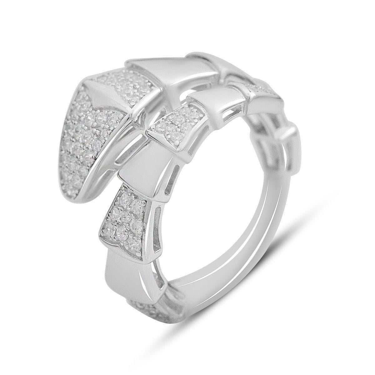 Серебряное кольцо с фианитами в виде панциря р. 18