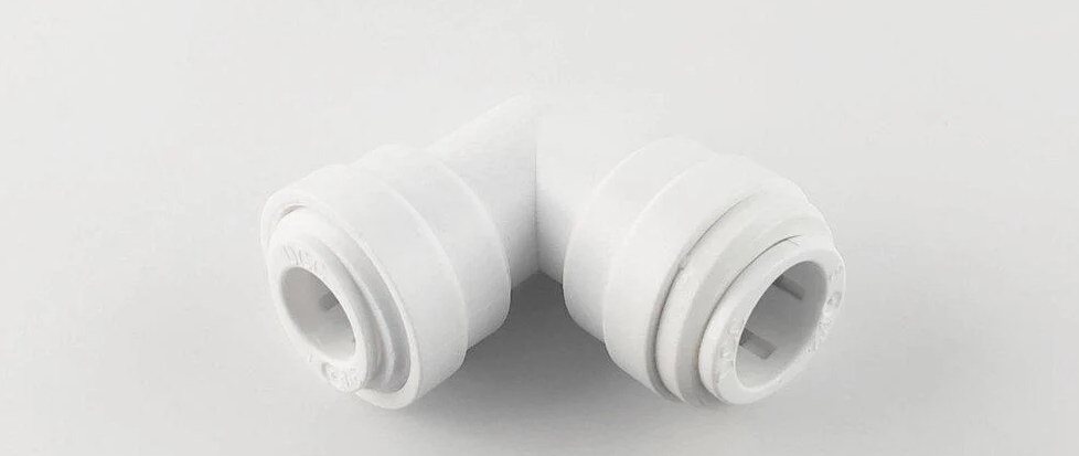 Фитинг угловой 1818-D 6UE8-D трубка-трубка 3/8"-1/2" (66778802533)