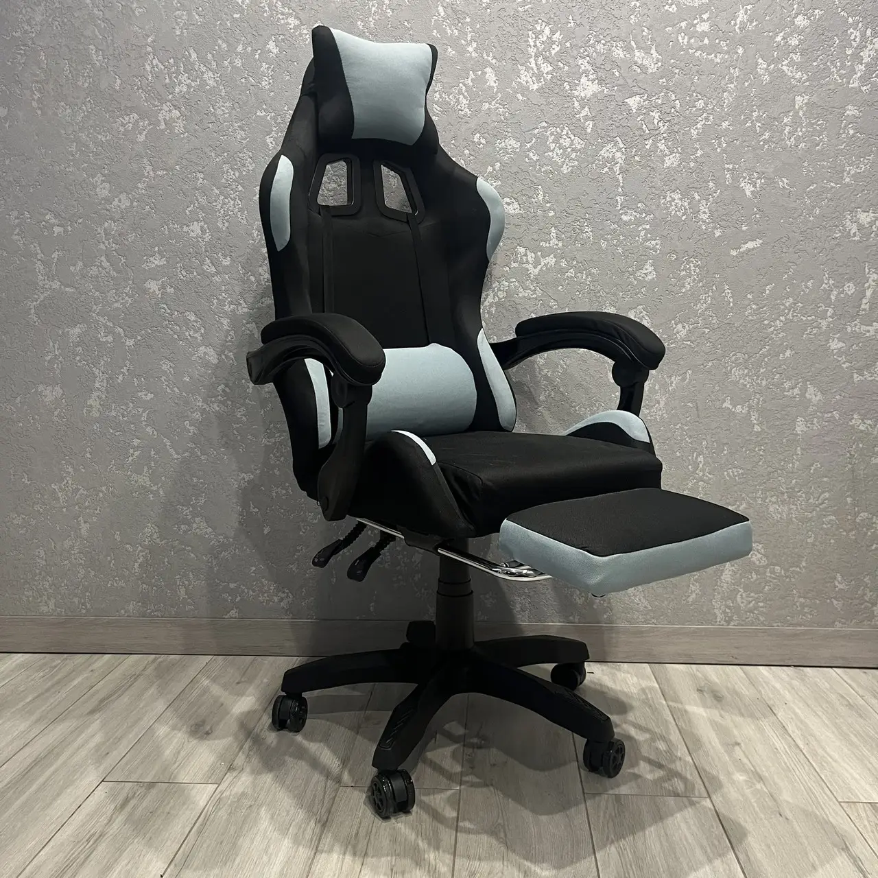 Кресло игровое PRESTIGE M11 Черный/Голубой Кресло игровое PRESTIGE M11 Черный/Голубой