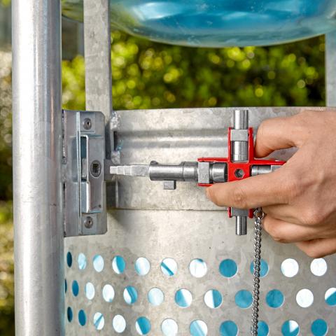 Ключ для шаф та систем запирания Knipex (00 11 06 V01) - фото 6 Ключ для шаф та систем запирания Knipex (00 11 06 V01) - фото 6