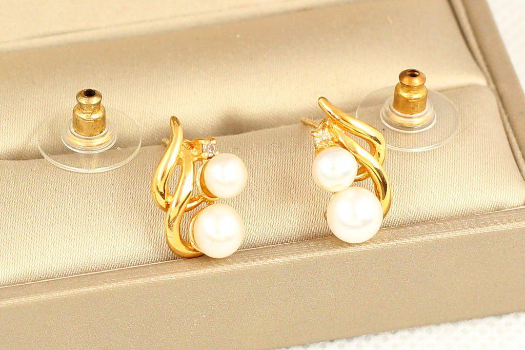 Серьги два шарика с натуральными речными жемчужинами 1,7 см Золотистый (28830777)