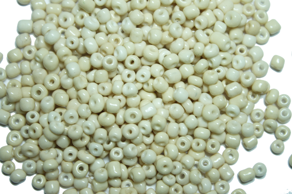 Бисер 100 г крупный 6/0 18