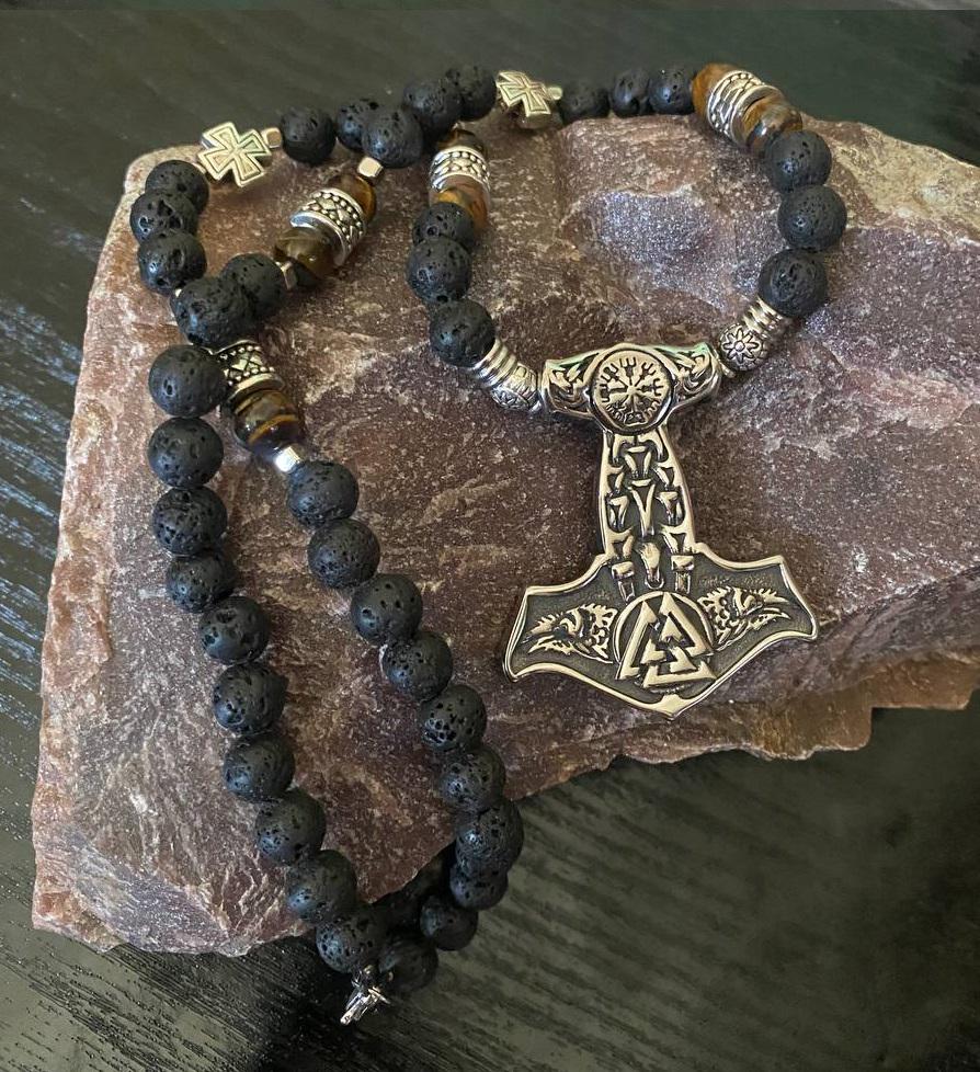 Колье LITAURS из натурального камня лава тигровый глаз с металлическими вставками и двусторонним кулоном молот Тора (24077)