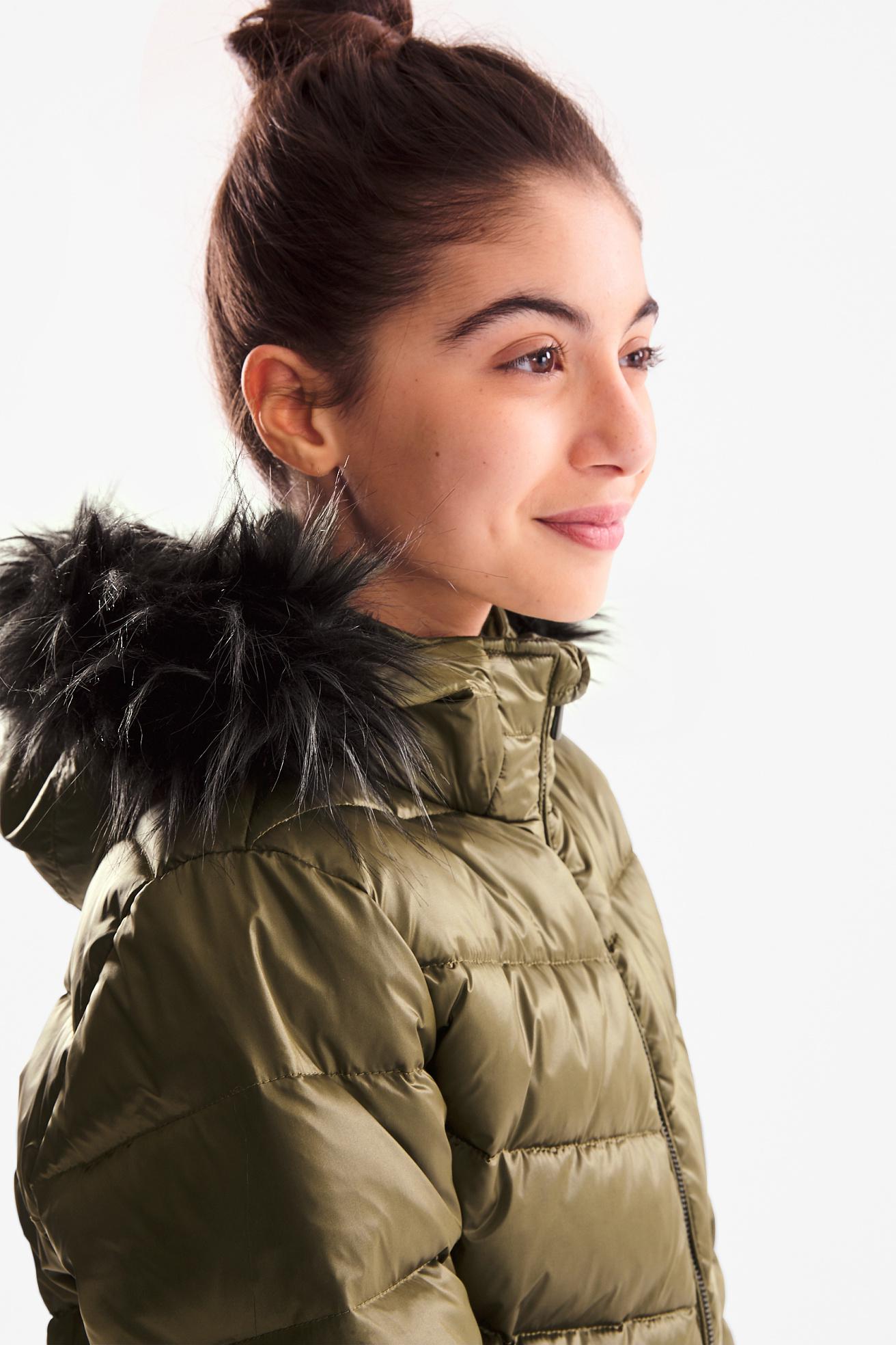 Пуховик для дівчинки подовжений C&A р. 134 Khaki (2061831) - фото 3 Пуховик для дівчинки подовжений C&A р. 134 Khaki (2061831) - фото 3