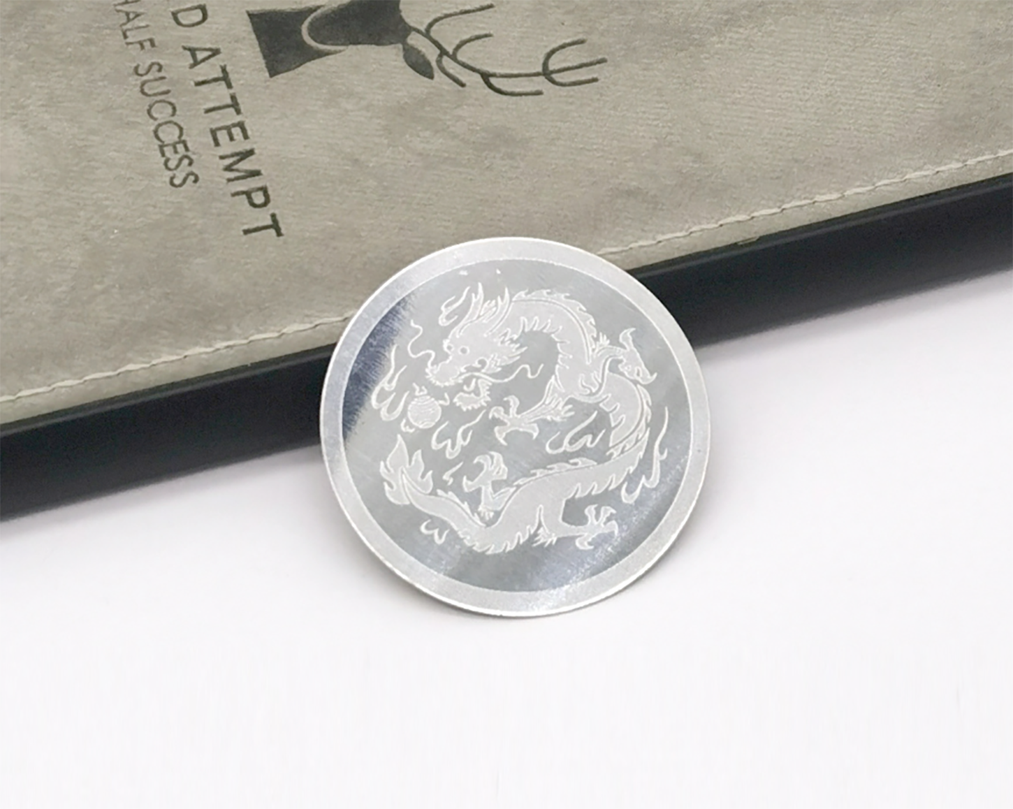 Пластина для магнитного держателя телефона SUNROZ Dragon Дракон 35 мм (A62256) - фото 2 Пластина для магнитного держателя телефона SUNROZ Dragon Дракон 35 мм (A62256) - фото 2