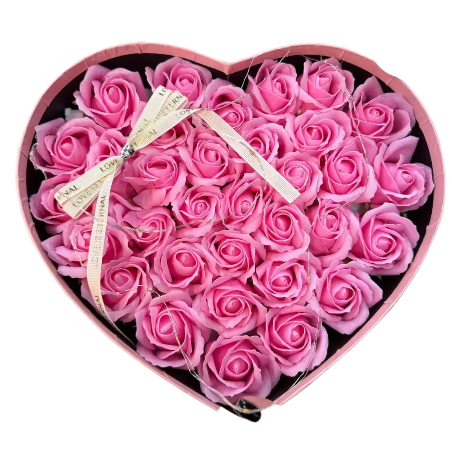 Подарунковий набір мильних троянд у коробці-серці з LED-підсвіткою Рожевий Подарунковий набір мильних троянд у коробці-серці з LED-підсвіткою Рожевий