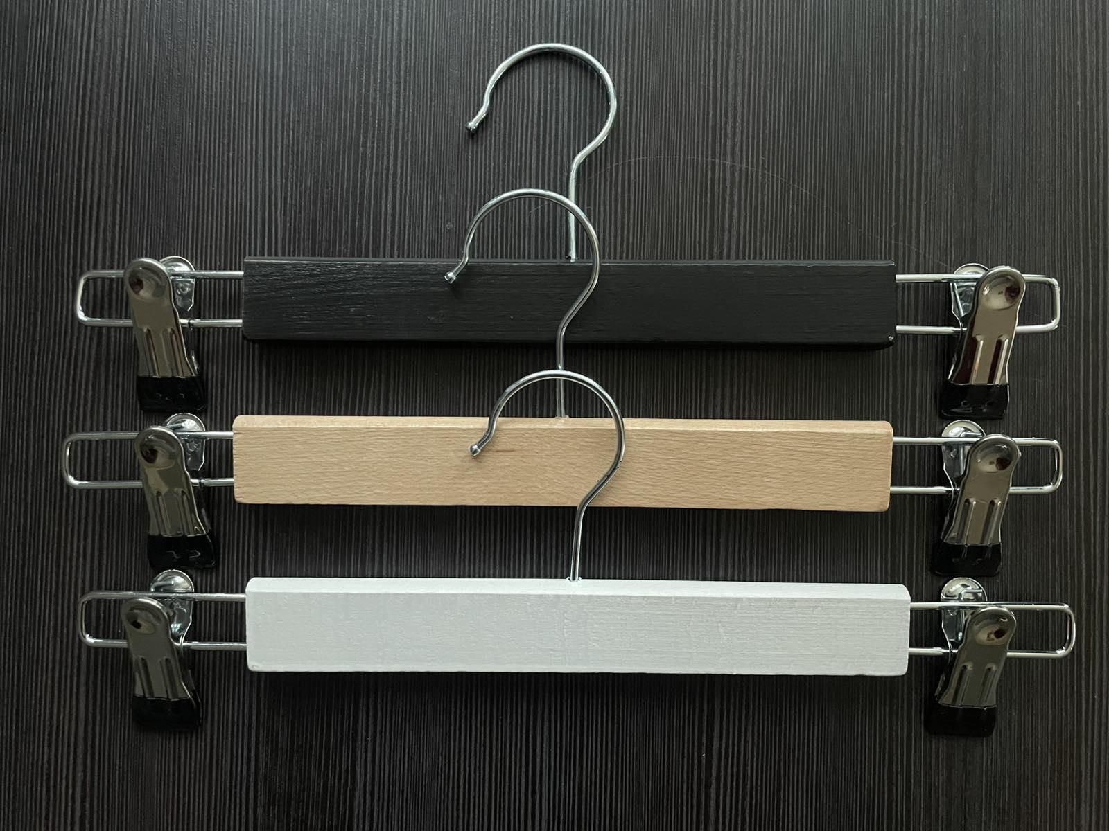 Вішалка ІВА з прищіпками для спідниць та штанів з лакованою дерев'яною вставкою 33 см - фото 3 Вішалка ІВА з прищіпками для спідниць та штанів з лакованою дерев'яною вставкою 33 см - фото 3