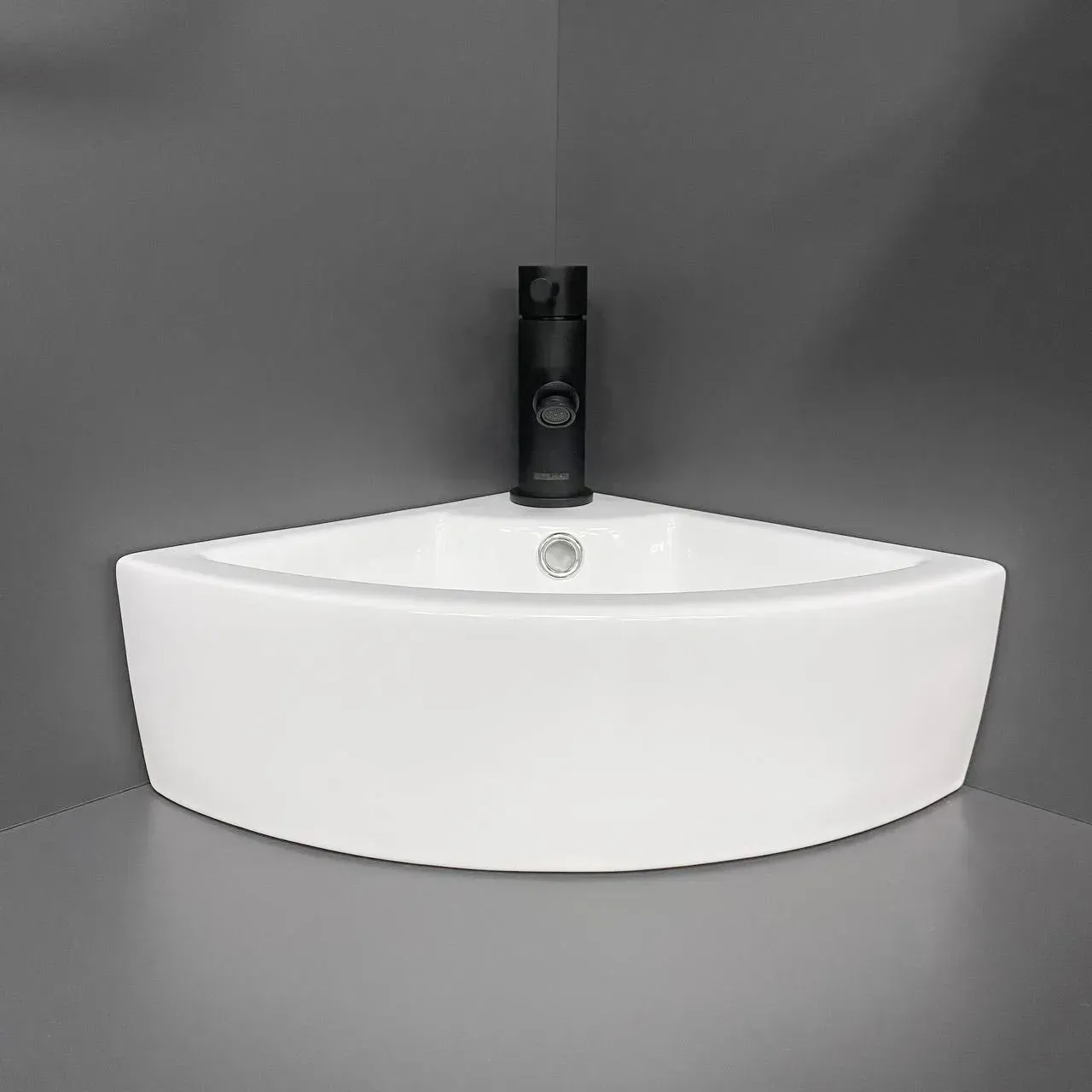 Раковина подвесная VBI Fano угловая 460x330 мм Белый (RM-VBI-015612) - фото 3 Раковина подвесная VBI Fano угловая 460x330 мм Белый (RM-VBI-015612) - фото 3