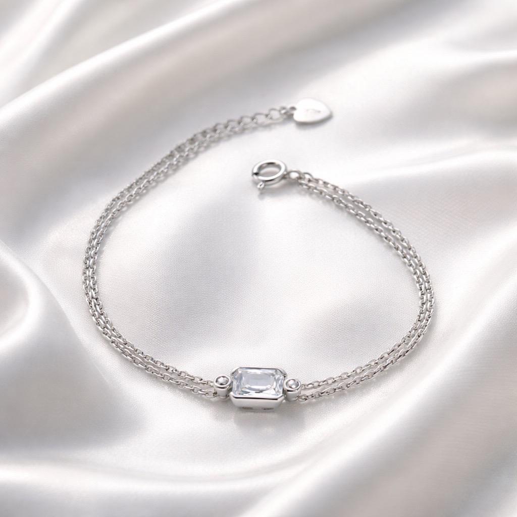 Браслет срібний з прозорим фіанітом прямокутної форми та подвійним ланцюжком р. 17-20 см