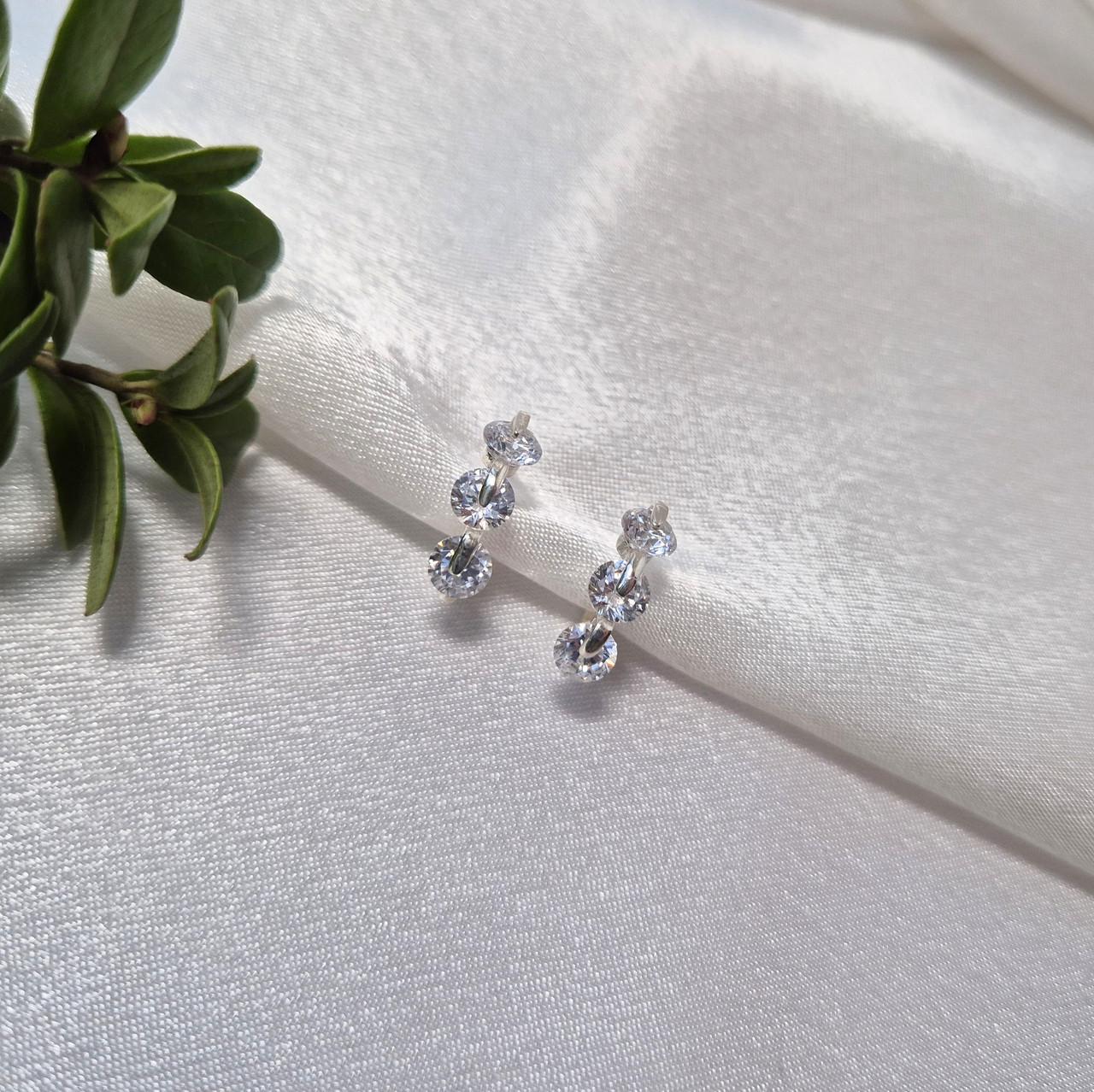 Сережки смородина в білих каменях срібло 925 проби 3,20 г (2128с)