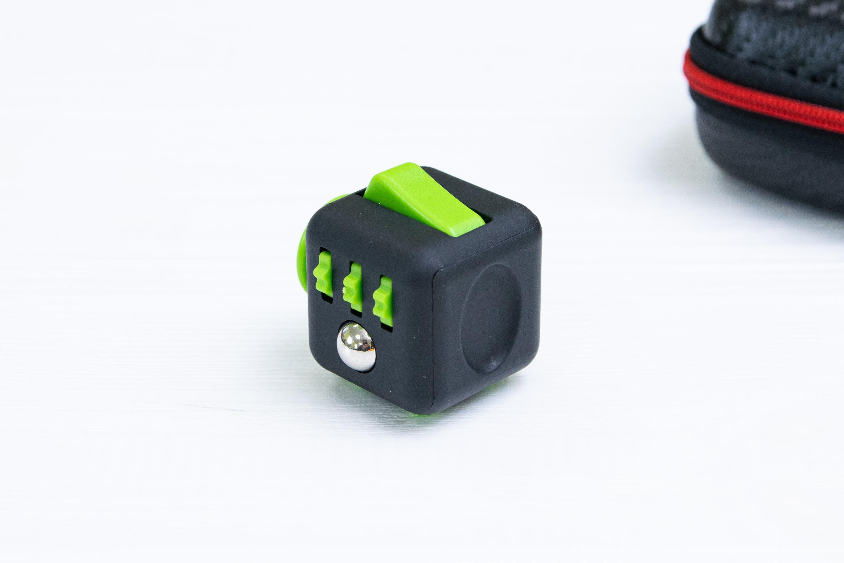 Кубик антистрес Fidget cube soft touch пластик з кейсом Black/Green - фото 4