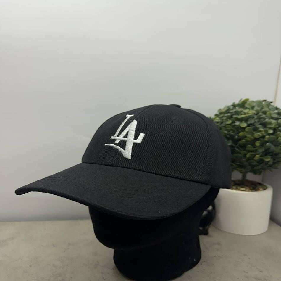 Кепка-бейсболка летняя Los Angeless с большим лого OS Черный (00214) Кепка-бейсболка летняя Los Angeless с большим лого OS Черный (00214)