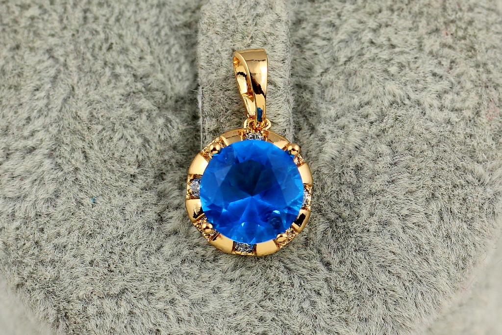 Кулон Xuping Jewelry Голубой камень в оправе из белых фианитов 11 мм Золотистый
