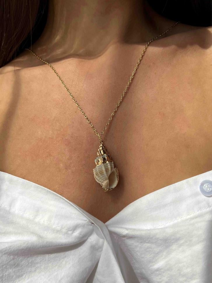 Ланцюжок на шию з підвіскою-мушлею (5629) Ланцюжок на шию з підвіскою-мушлею (5629)
