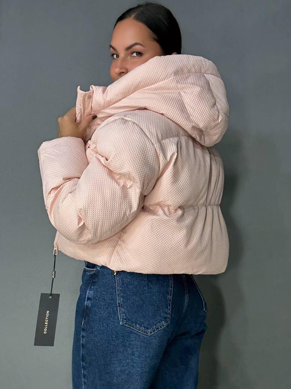 Куртка женская LADY YEP 10039 вафельная пуффер оверсайз с капюшоном р. 44 Пудровый (4886) - фото 3 Куртка женская LADY YEP 10039 вафельная пуффер оверсайз с капюшоном р. 44 Пудровый (4886) - фото 3