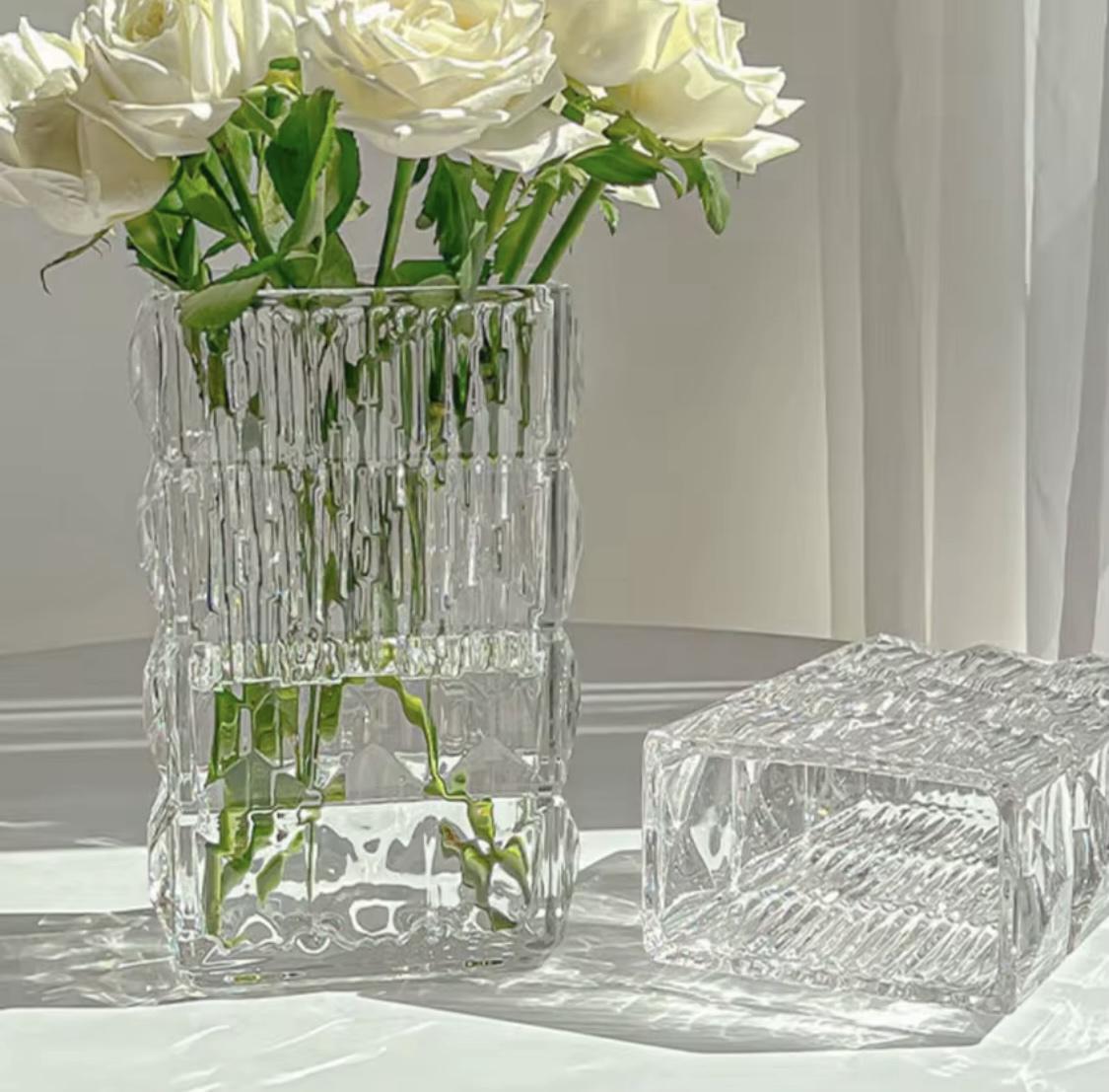 Ваза стеклянная прямоугольная Celine 19,7 см Прозрачный (80010) - фото 7 Ваза стеклянная прямоугольная Celine 19,7 см Прозрачный (80010) - фото 7