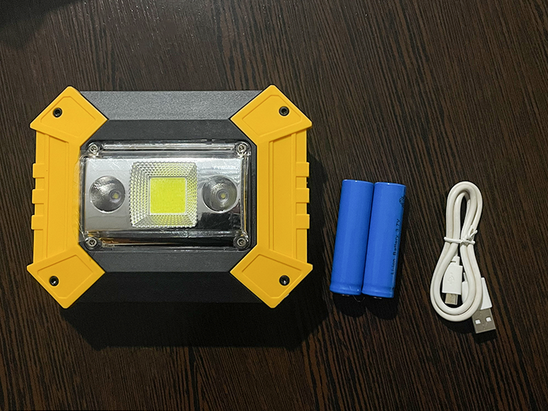 Прожектор-фонарь промышленный LED 10W COВ 3LED с USB желтый (5857) - фото 2 Прожектор-фонарь промышленный LED 10W COВ 3LED с USB желтый (5857) - фото 2