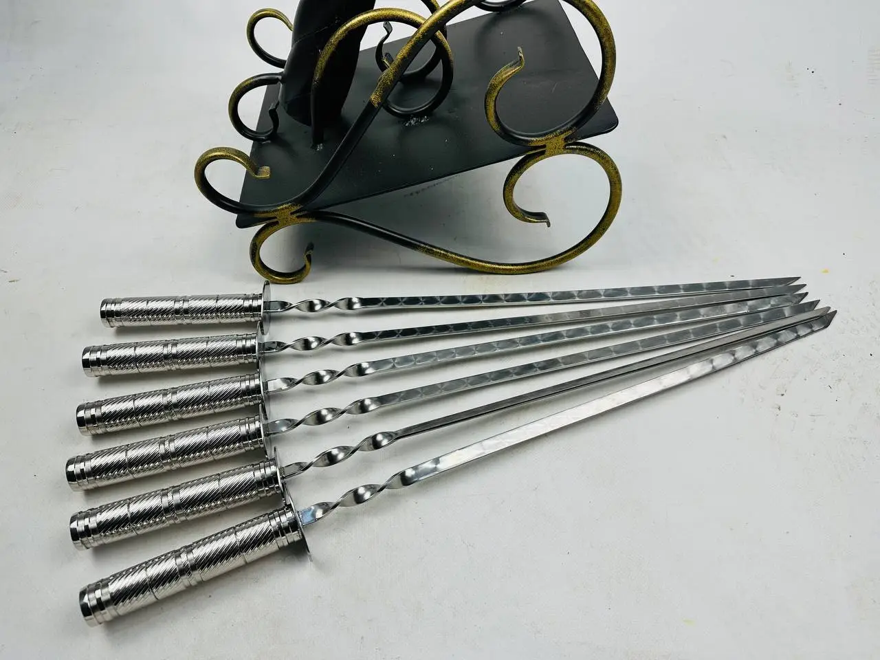 Набір шампурів на металевій підставці з вензелем Гармата з нержавіючої сталі (2-10-NB-5004) - фото 5 Набір шампурів на металевій підставці з вензелем Гармата з нержавіючої сталі (2-10-NB-5004) - фото 5