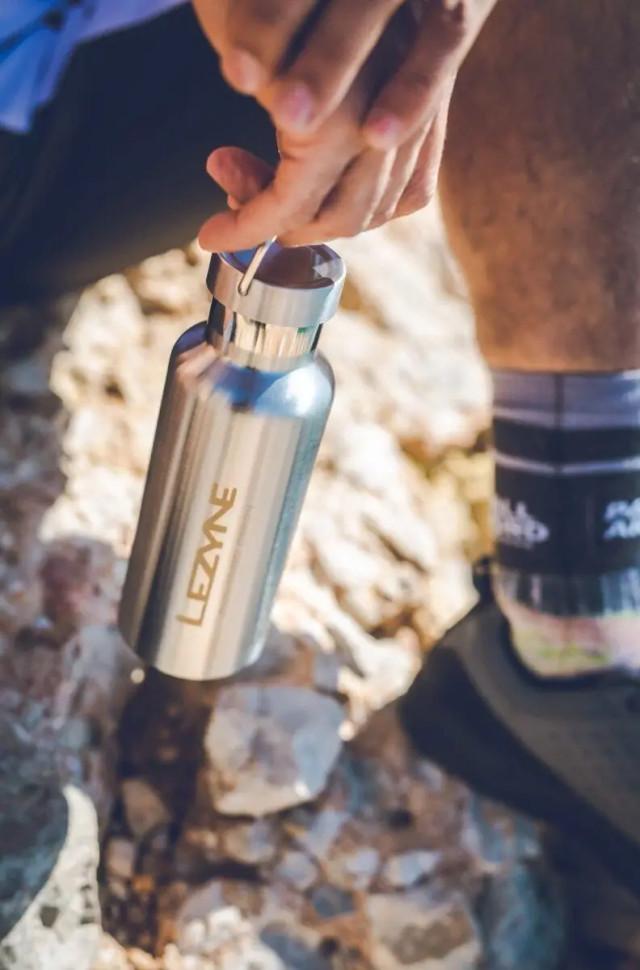 Фляга Lezyne Classic Stainless Bottle Y13 Сталевий (91408) - фото 3