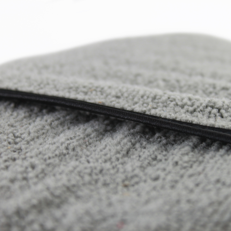 Мікрофіброва рукавичка для очищення важкодоступних місць Chemical Guys Microfiber Wheel Wedge and Rim Detailer - фото 2 Мікрофіброва рукавичка для очищення важкодоступних місць Chemical Guys Microfiber Wheel Wedge and Rim Detailer - фото 2