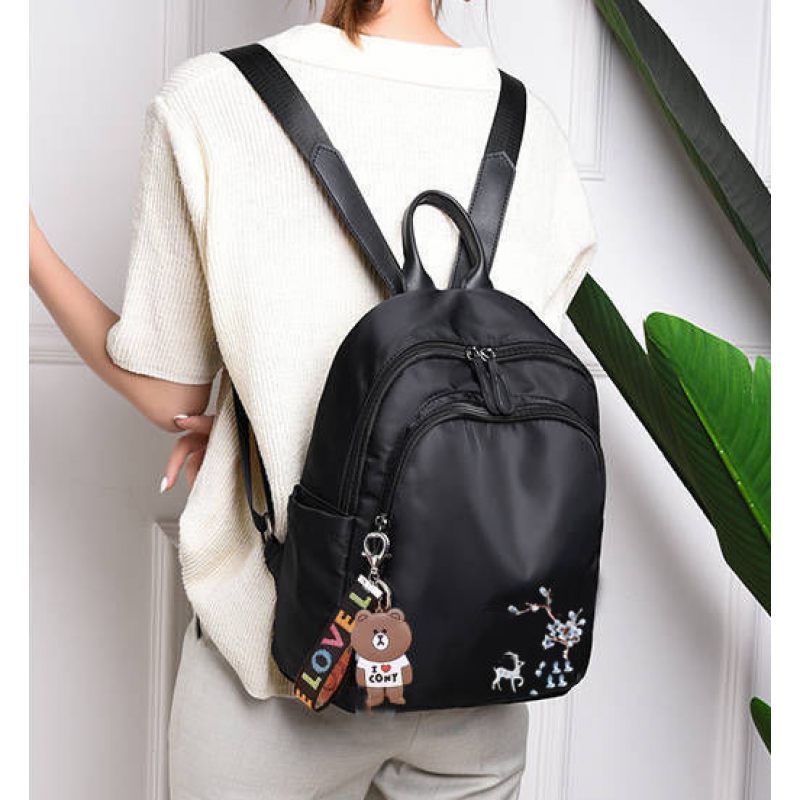 Рюкзак міський жіночий з візерунком та брелоком 32х24х12 см Чорний (844) - фото 4 Рюкзак міський жіночий з візерунком та брелоком 32х24х12 см Чорний (844) - фото 4