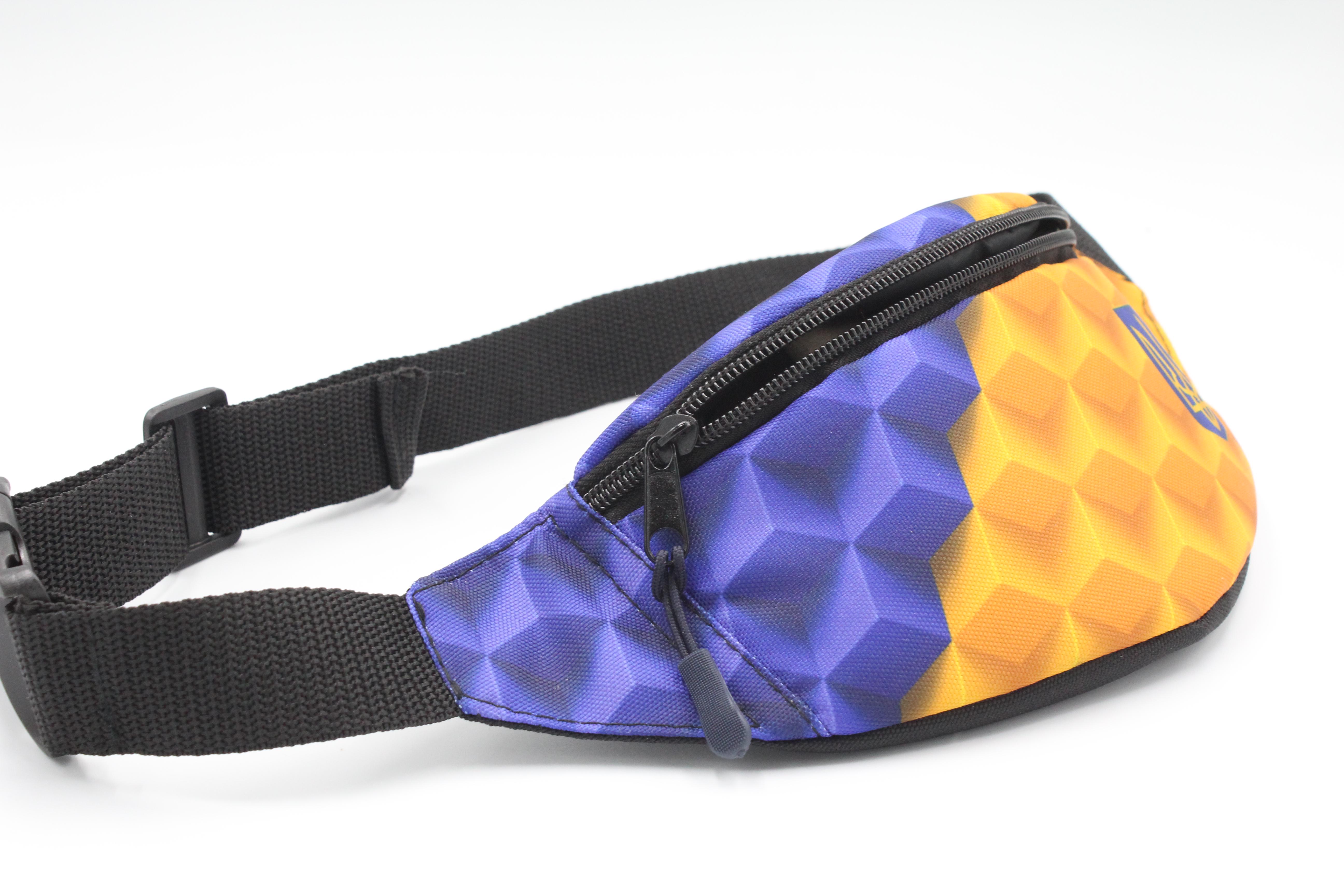 Бананка дитяча з регулюючим ремінцем 4-8 років Тризуб 25х11 см Синьо-жовтий (Д-026) - фото 4 Бананка дитяча з регулюючим ремінцем 4-8 років Тризуб 25х11 см Синьо-жовтий (Д-026) - фото 4