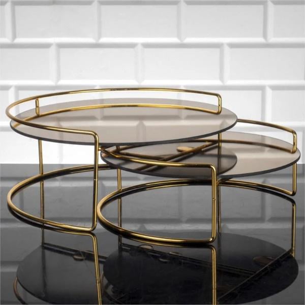 Набор сервировочных подносов Zeyve металлические с тонированным зеркальным основанием 26/30 см Золотистый (060A) Набор сервировочных подносов Zeyve металлические с тонированным зеркальным основанием 26/30 см Золотистый (060A)