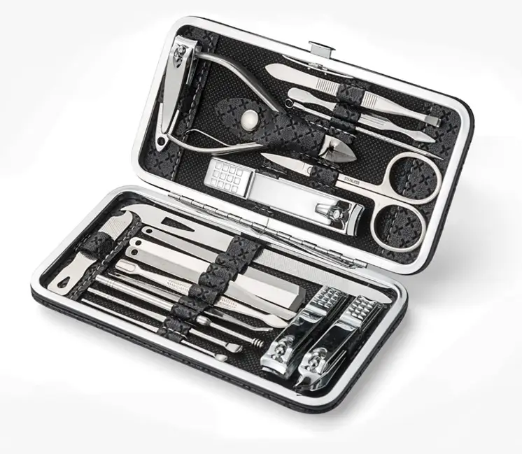 Маникюрный набор М-12 в футляре 19в1 (0000000105)