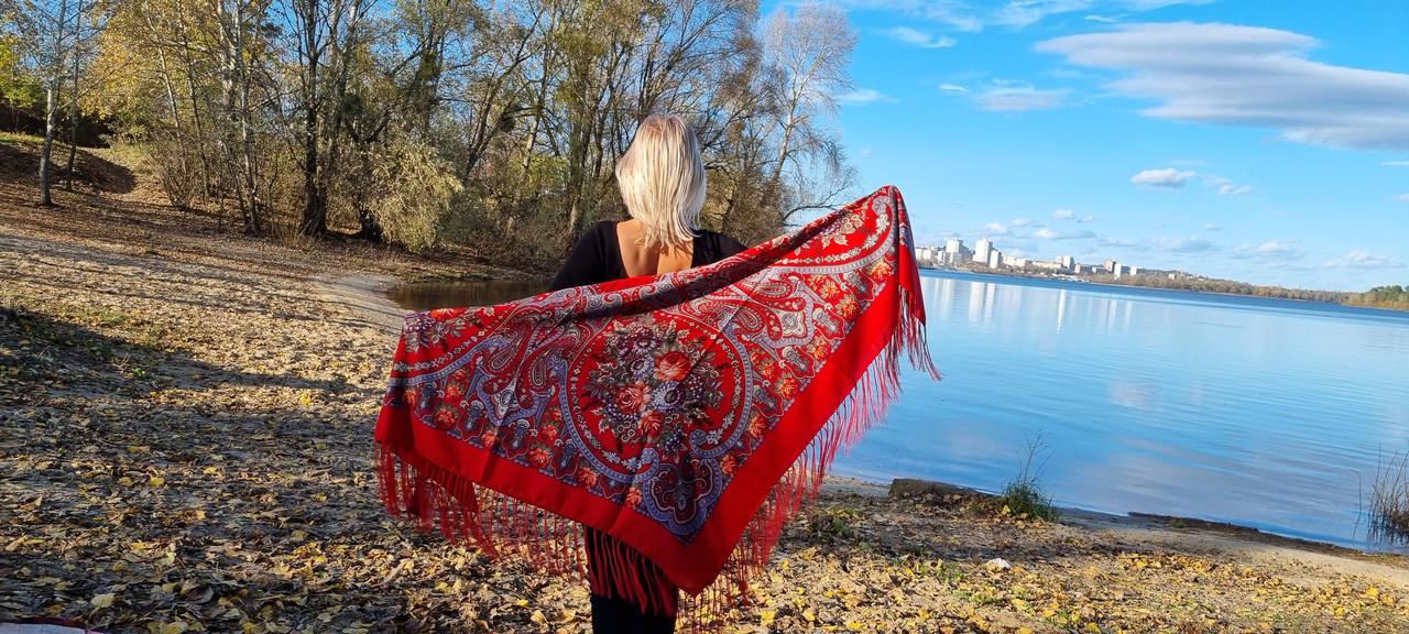 Хустка жіноча вовна/віскоза/шовкова бахрома Троянди 140х140 см Яскраво-червоний