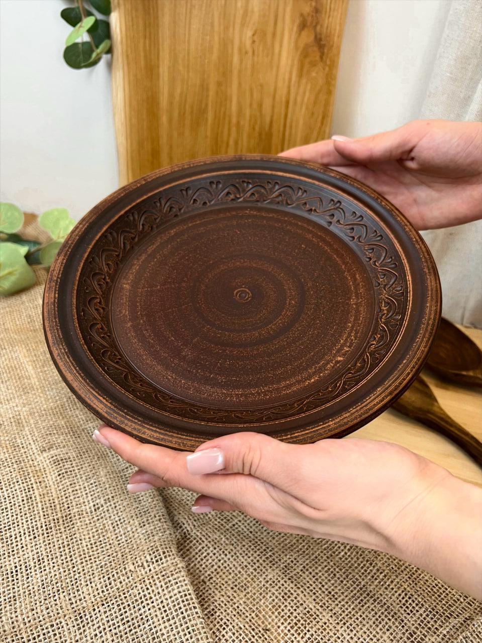 Тарілка керамічна глиняна різьблена декор 24 см (3000-6) - фото 2