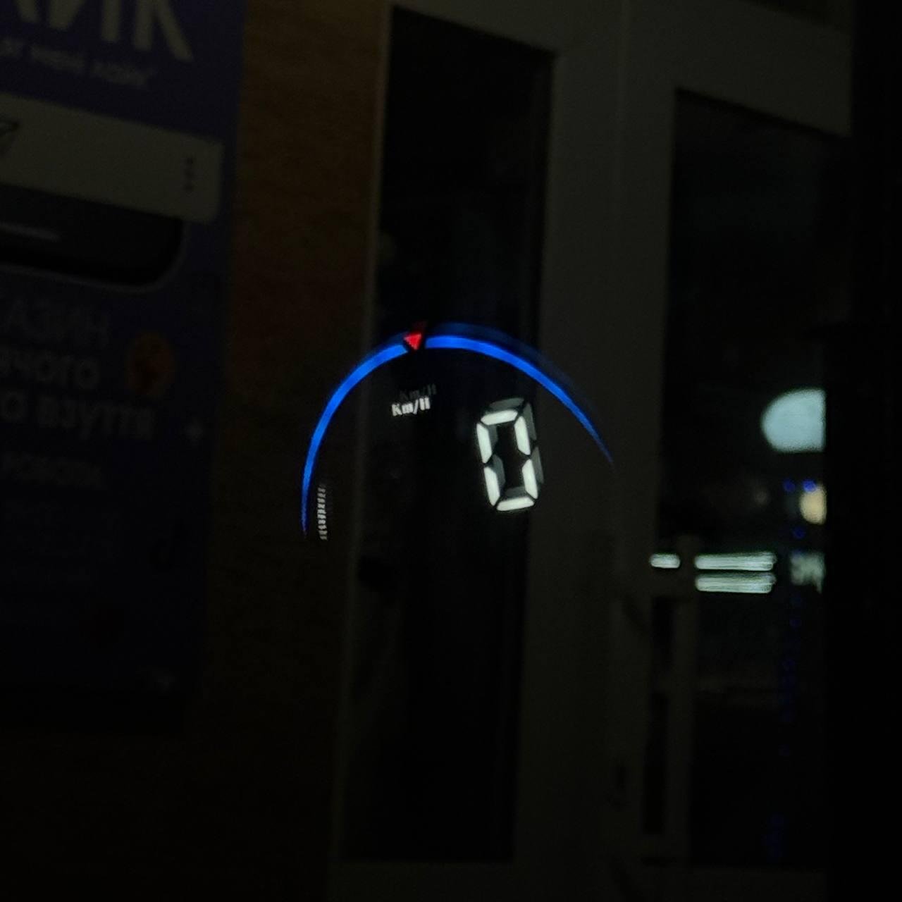 Проекция на лобовое стекло obd2 Hud дисплей скорости в машину спидометр (M8) - фото 7 Проекция на лобовое стекло obd2 Hud дисплей скорости в машину спидометр (M8) - фото 7