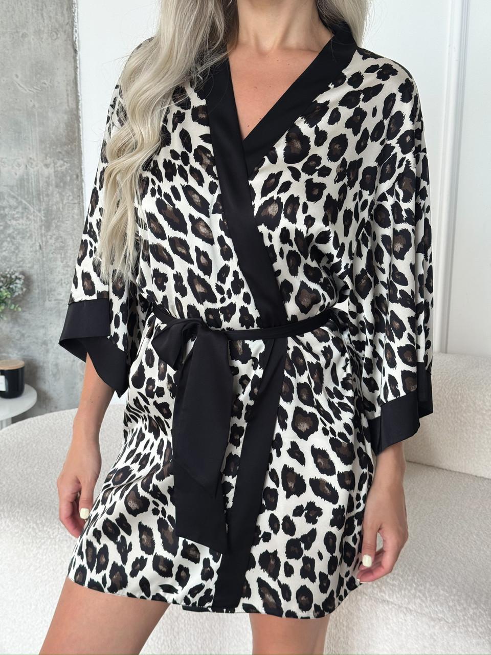Халат-кимоно женский Julia шелковый S Белый/Леопардовый (27565646) - фото 4 Халат-кимоно женский Julia шелковый S Белый/Леопардовый (27565646) - фото 4