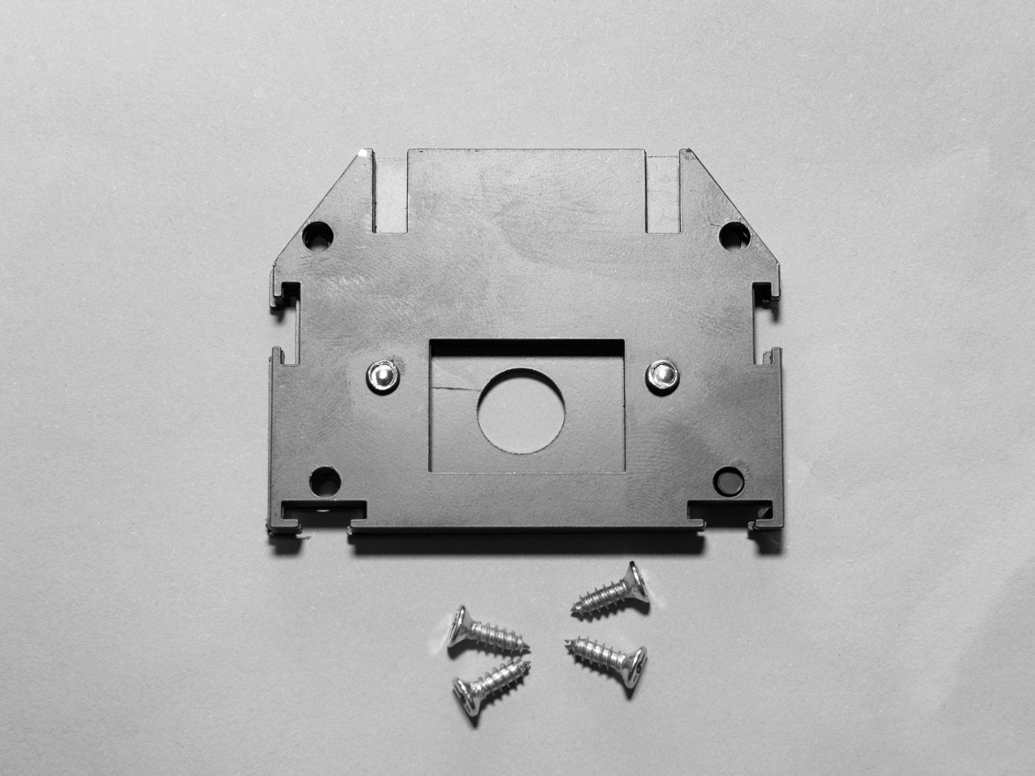 Заглушка торцевая для трека 20-й серии модель 104 (QY-END CAP for 104 BK)